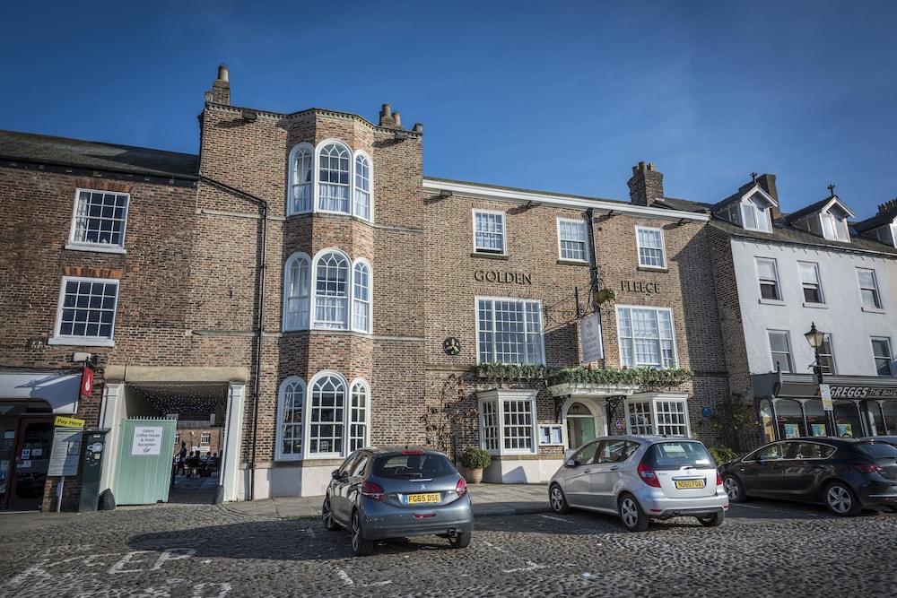 The Golden Fleece Hotel 42/50