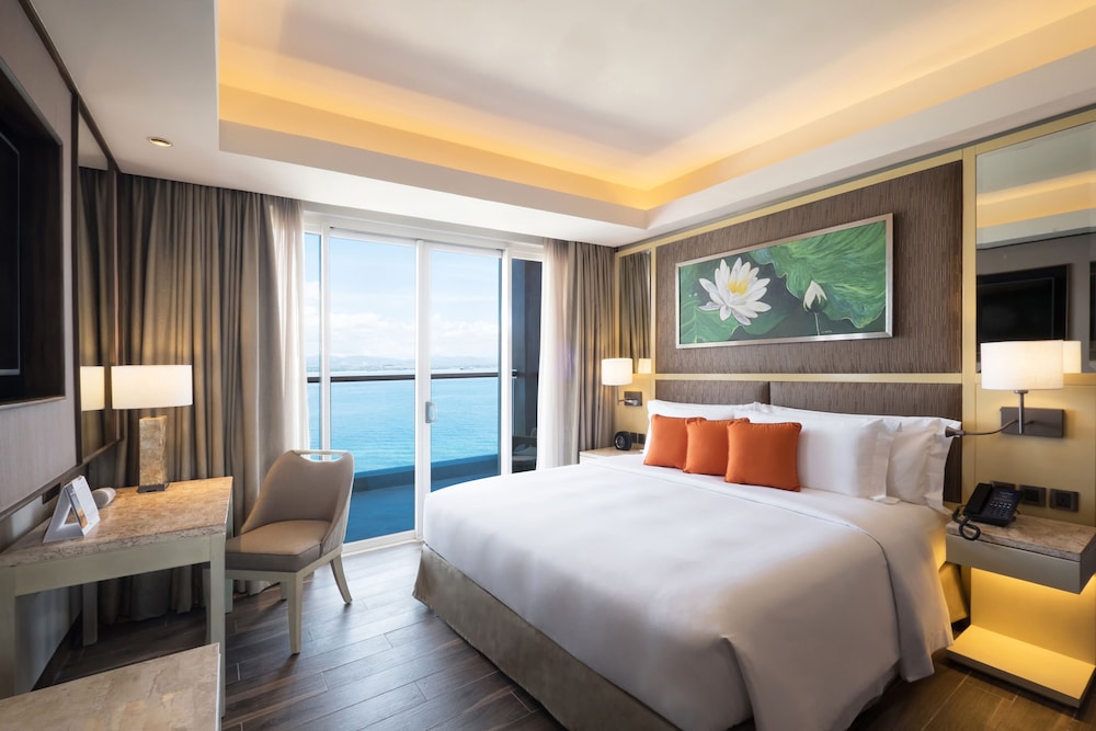 DELUXE, KING BED, SEA VIEW