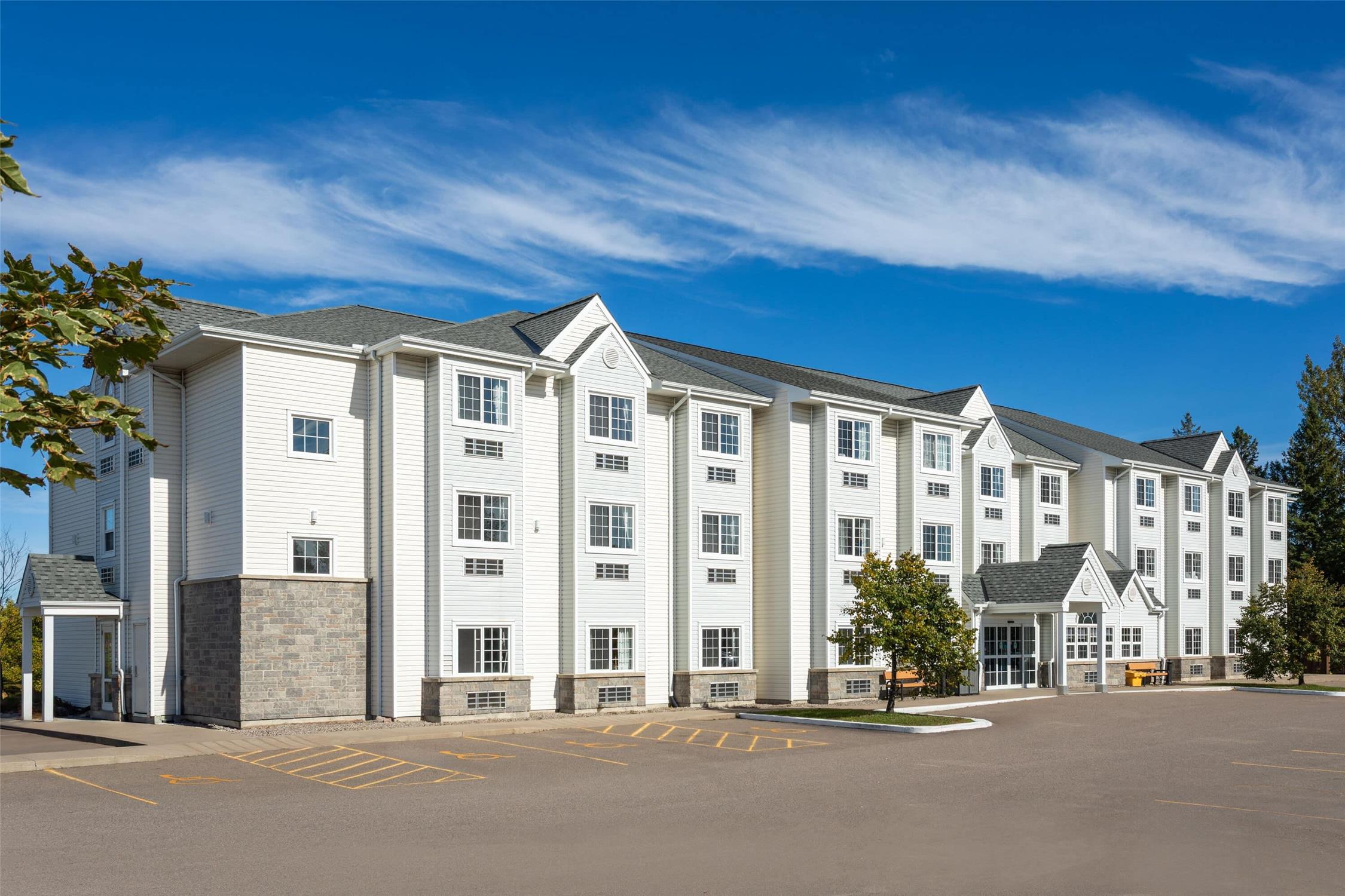 Microtel Inn & Suites By Wyndham Sault Ste. Marie 1/47