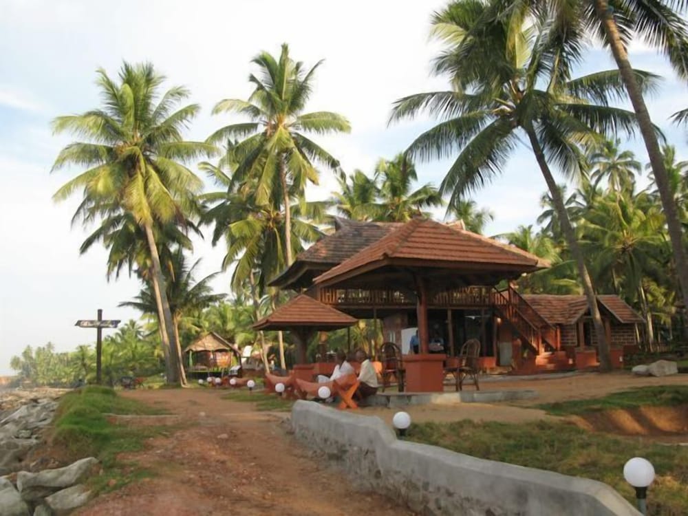 Blue Water Beach Resort 20/23