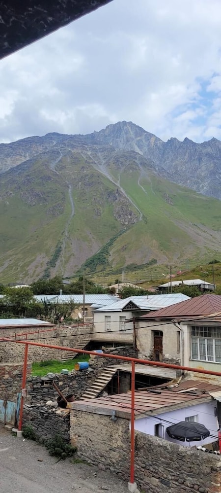 Hotel Memoir Kazbegi 47/50