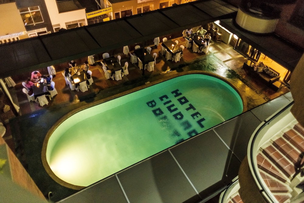 HOTEL CIUDAD BONITA 37/55