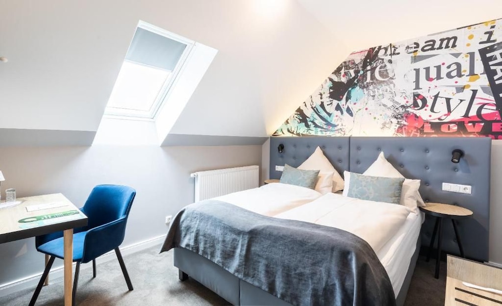 YORS Boutique Hotel 12/36