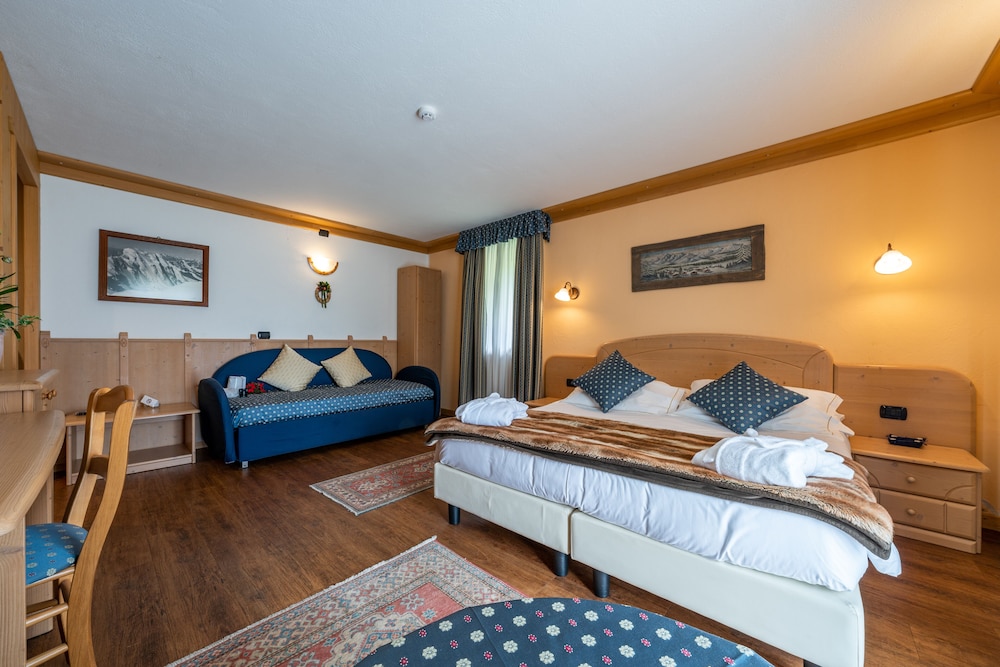 غرفة سوبيريور عائلية بسريرين مزدوجين، Hotel Lo Scoiattolo 2/8