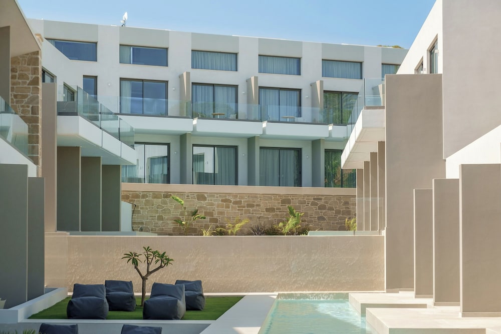 Phos Hotel