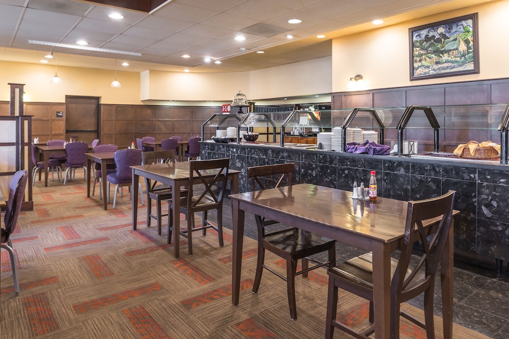 Hawthorne Inn and Conference Center 50/64