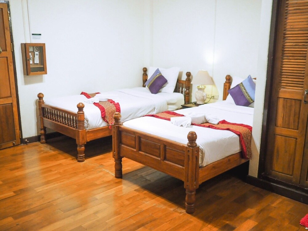 Rustic Guesthouse 14/50
