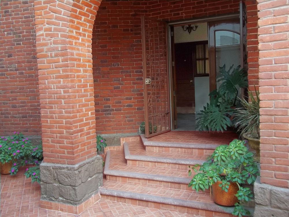 Hostal La Encantada 17/28