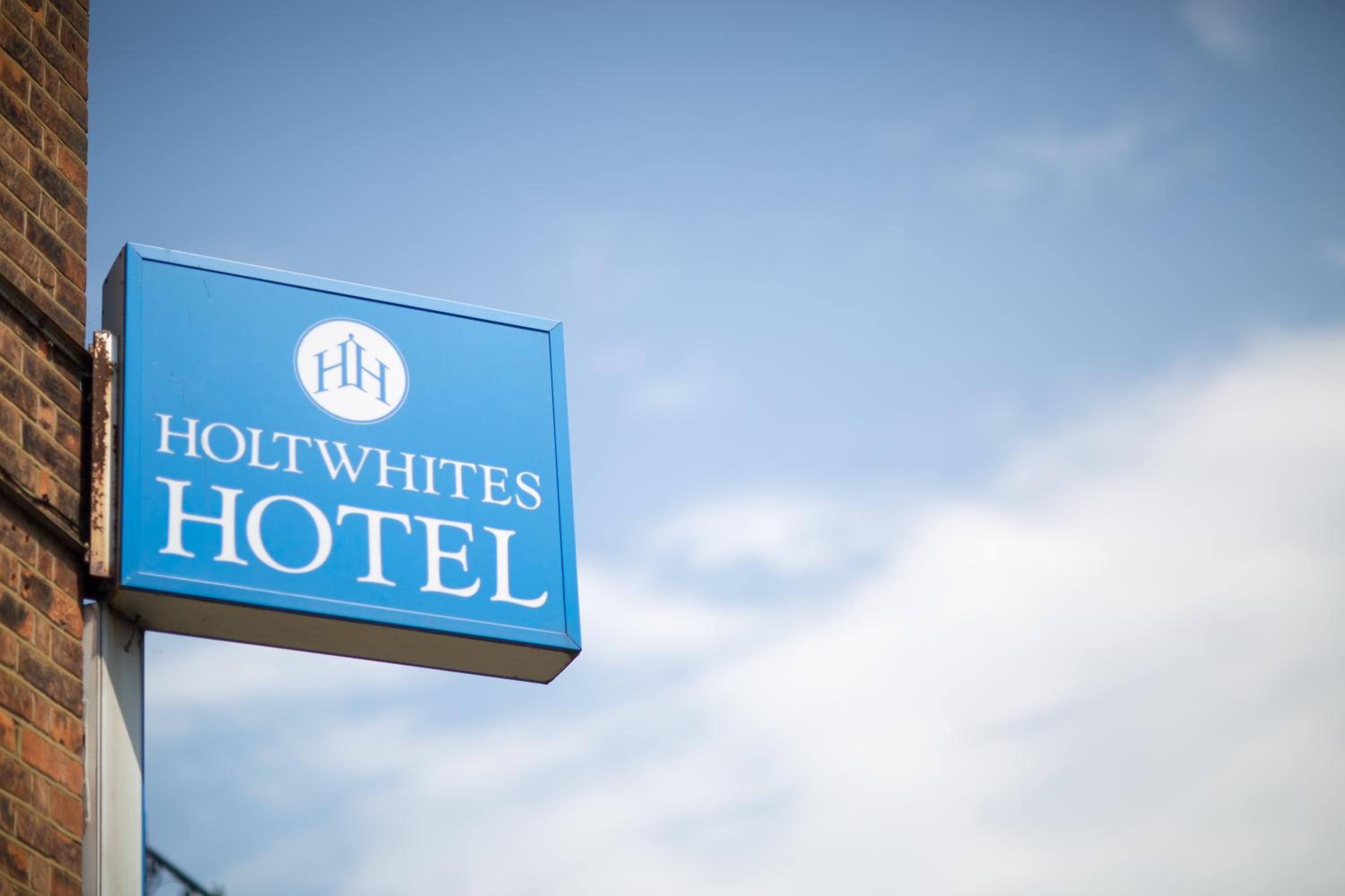 Holtwhites Hotel 5/57