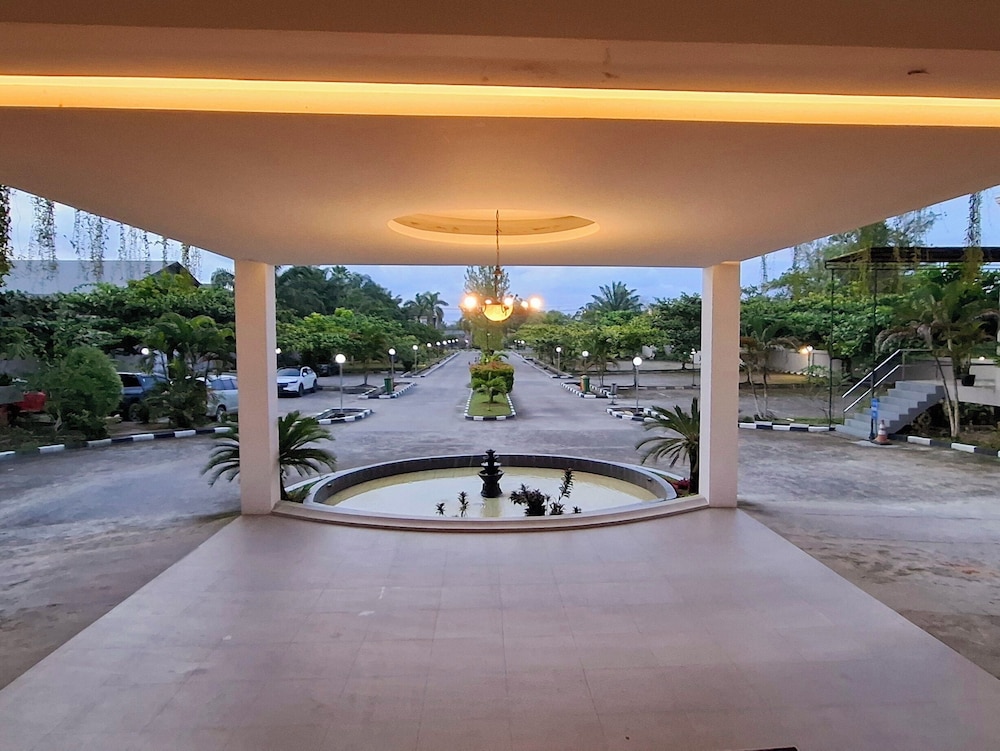 BRITS Hotel Pangkalan Bun 56/67