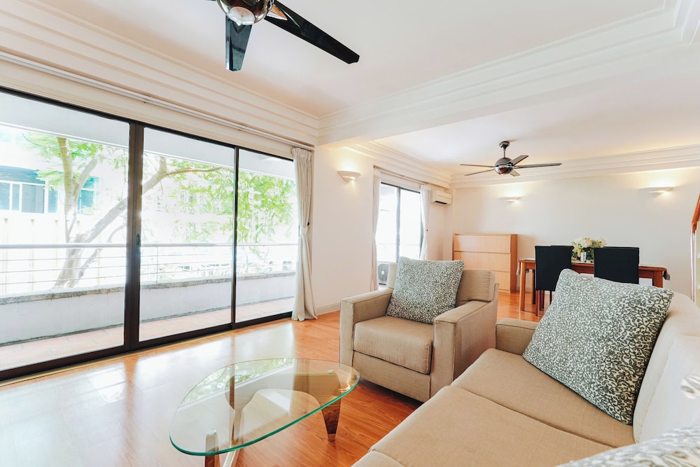 Saigon Apartments 57/72