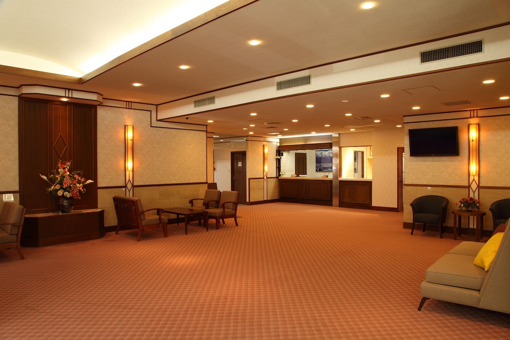Oak Forest Hotel 7/46