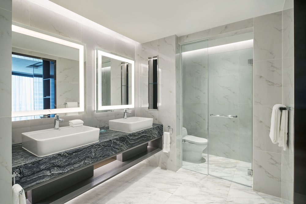 LE MERIDIEN KUALA LUMPUR 22/83