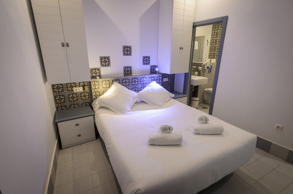 Hostal Gravina 16/50