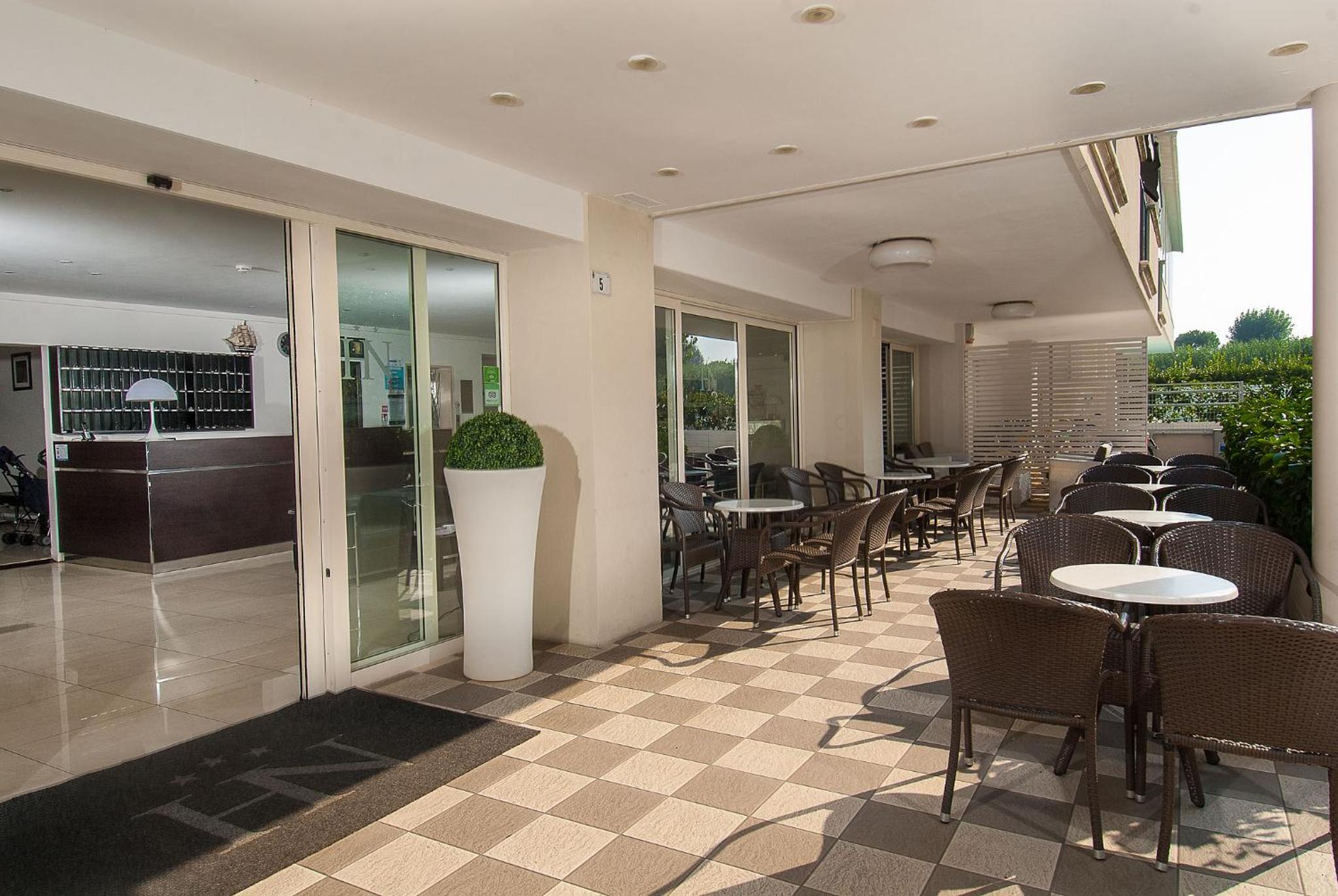 Hotel Niagara 24/48