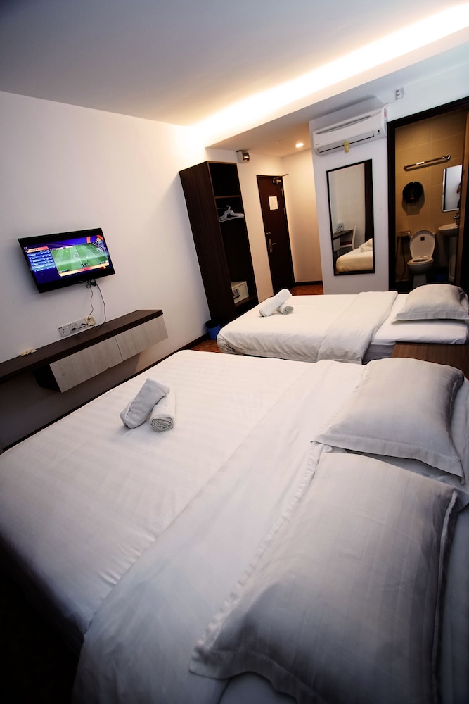 Pavilion Inn 16/28