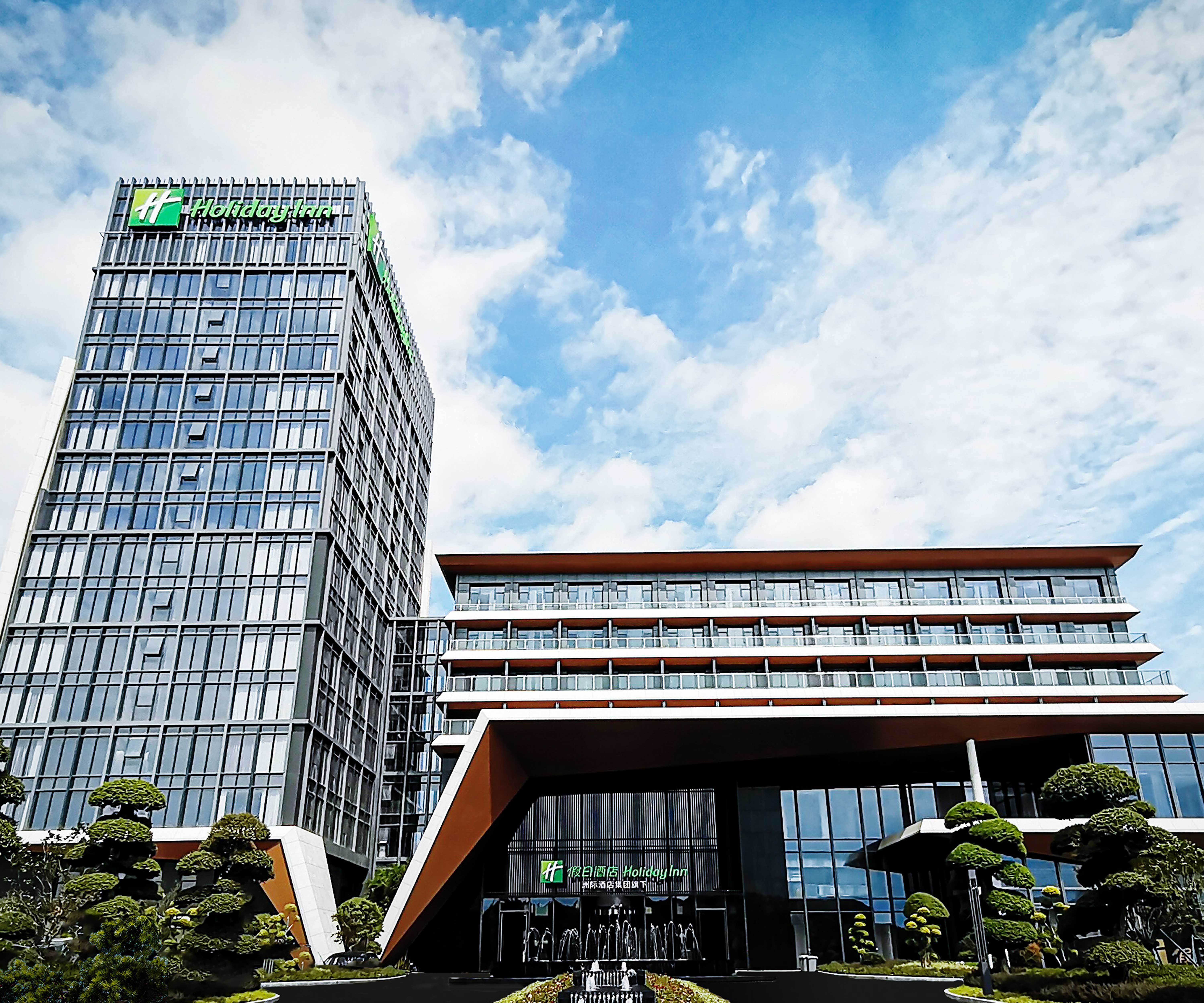 Holiday Inn Wuhan Houguan Lake by IHG 3/50
