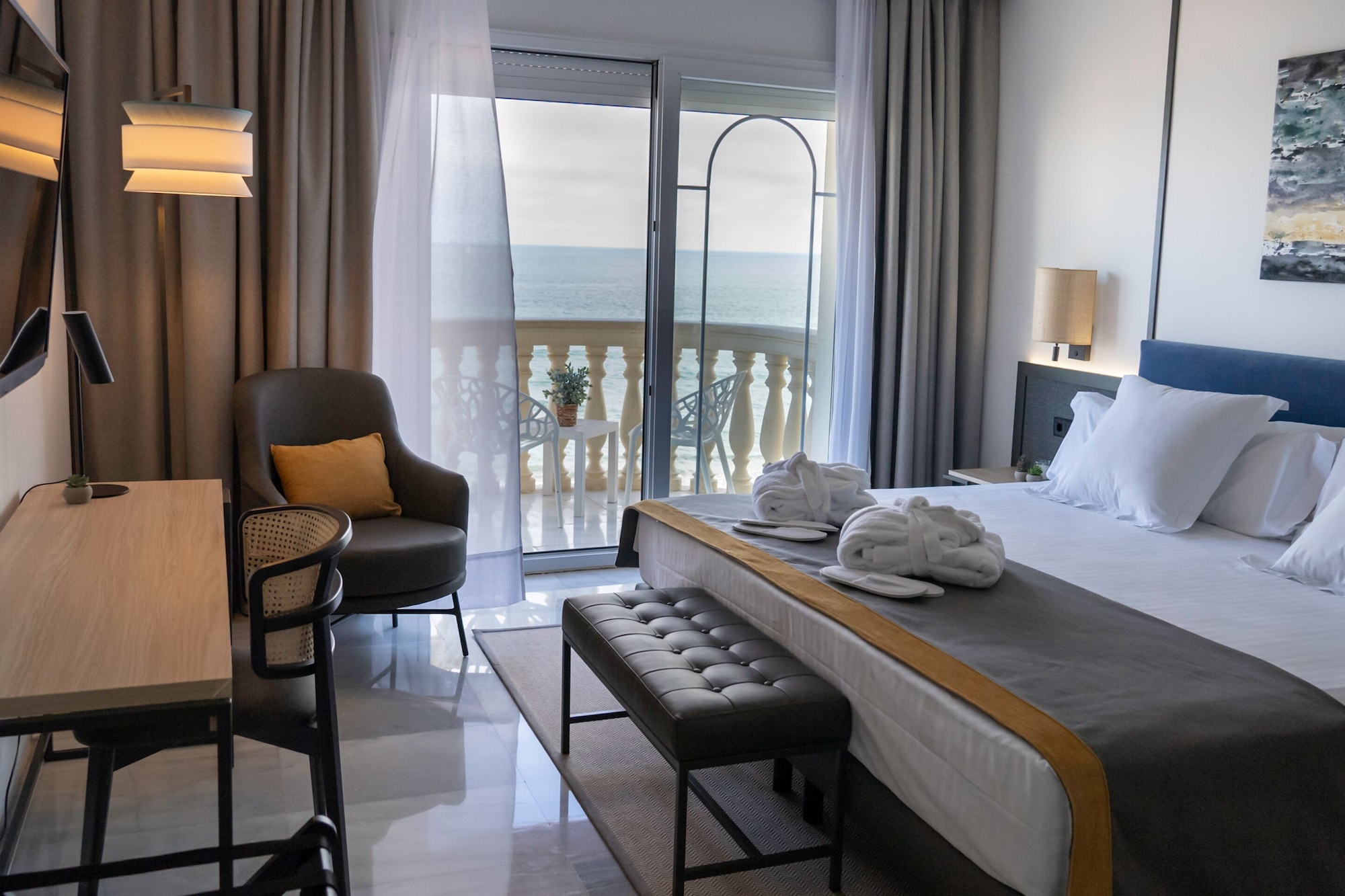 Deluxe, Double Bed, Partial Sea View