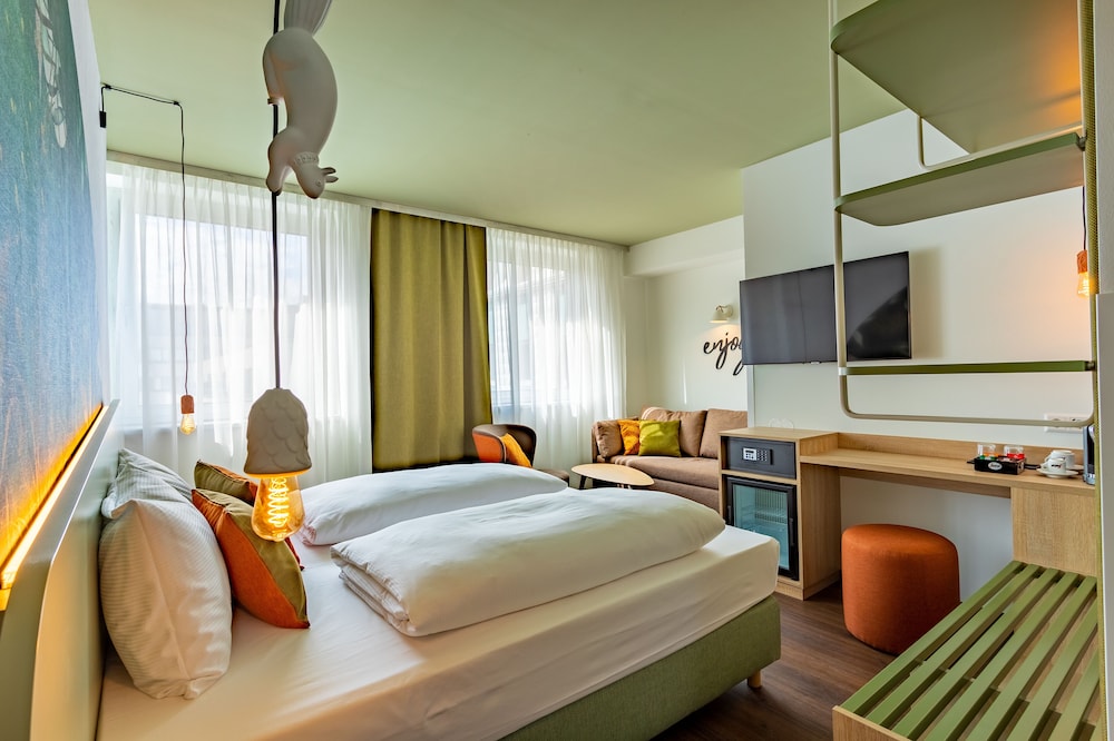 Hotel The Weekend 11/60