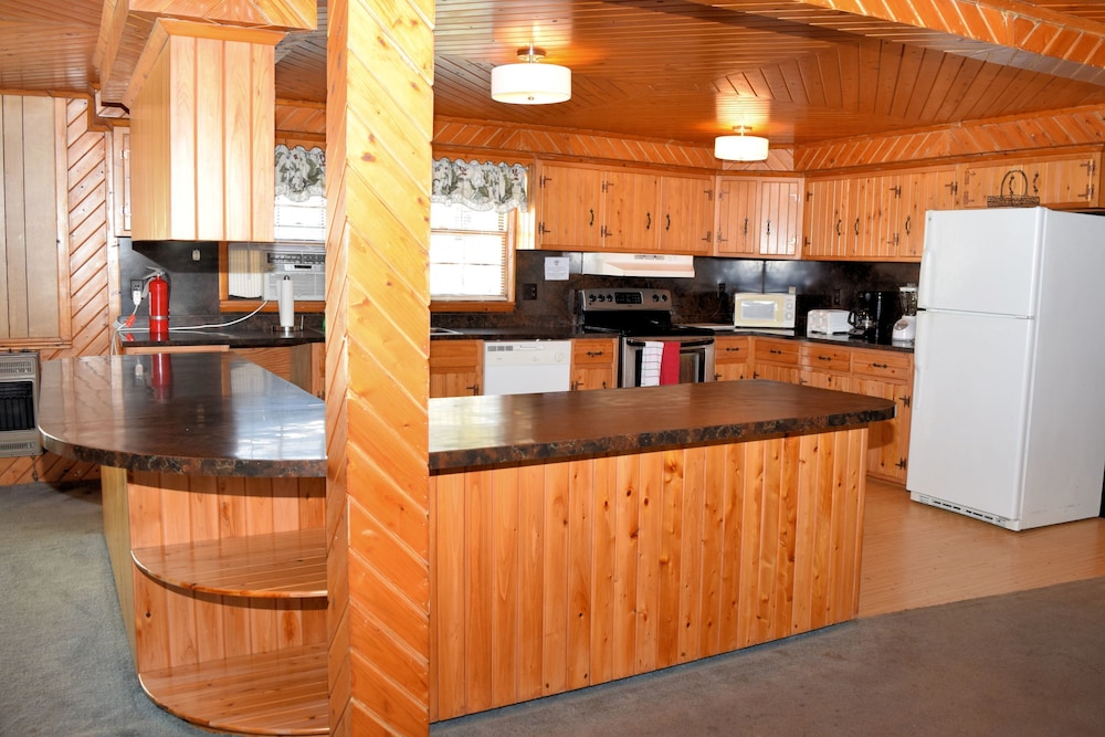 Blackbeard's Lodge 6/50