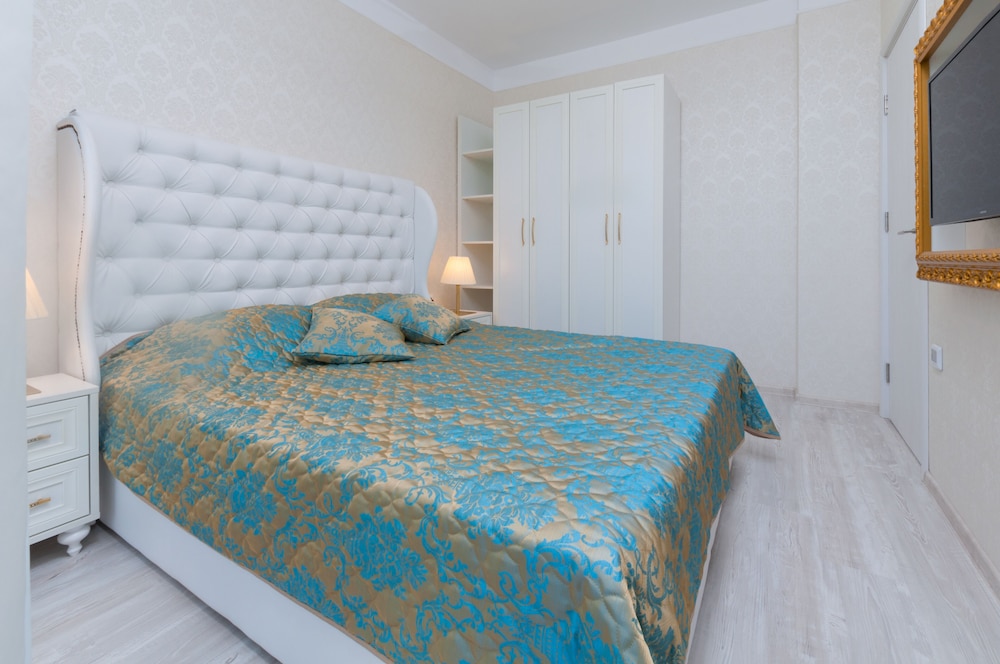 Harmony Suites 11, 12 Grand Resort 11/50