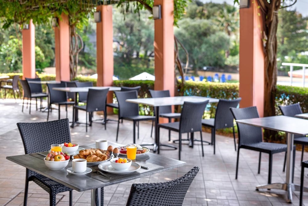 Century Resort Corfu 56/70