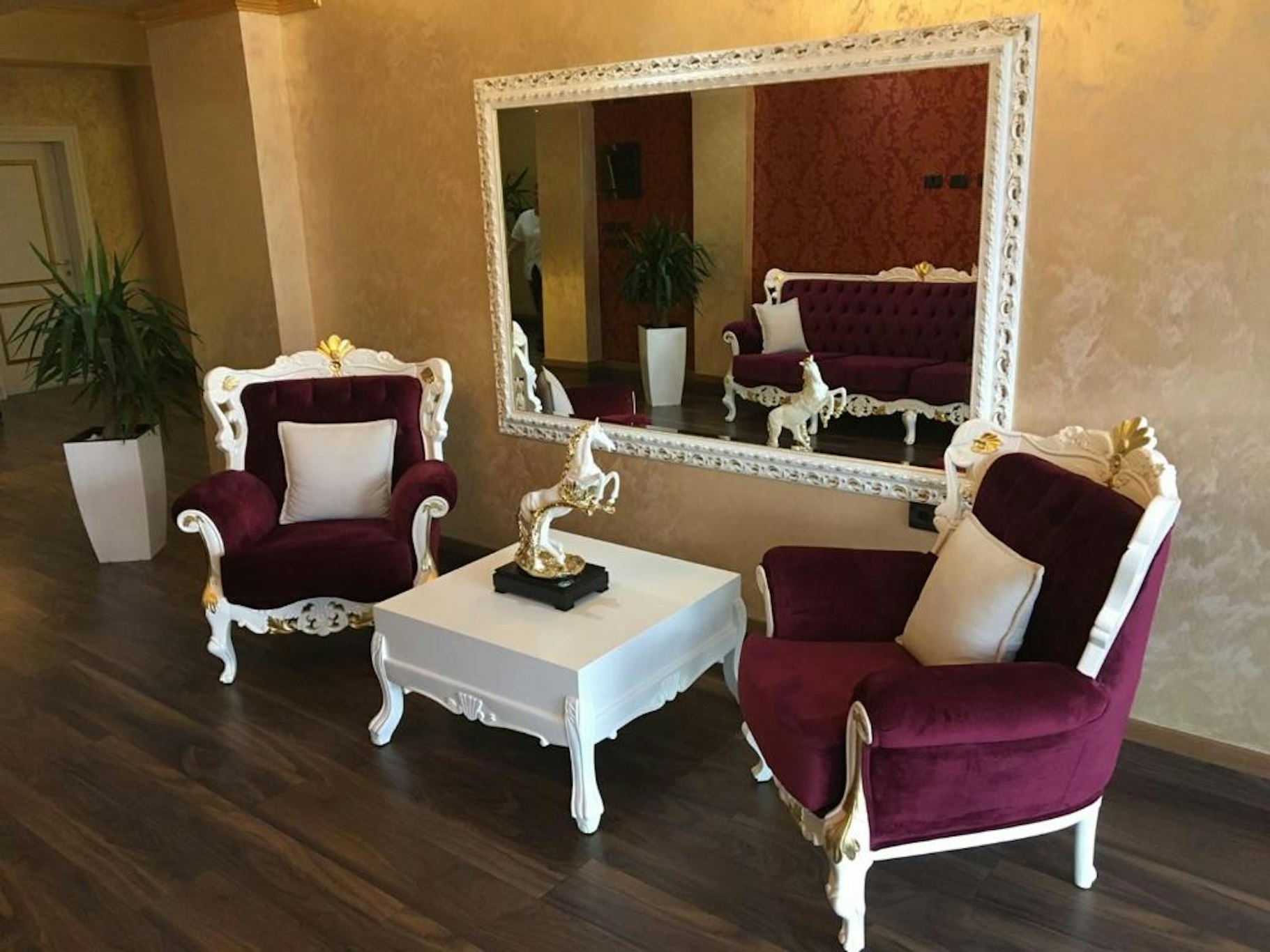 Hotel Deluxe 37/43