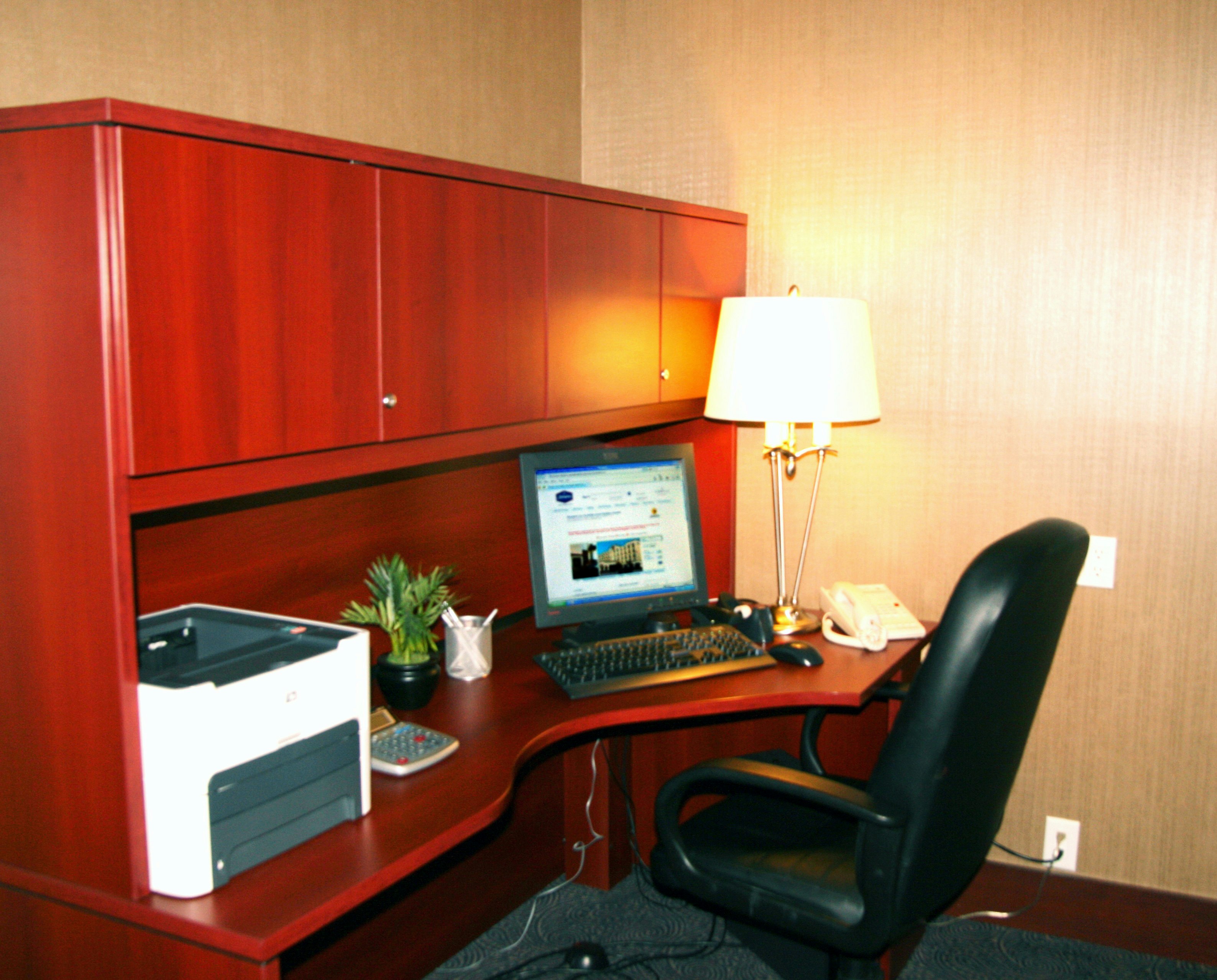 Hampton Inn and Suites by Hilton Laval 66/71