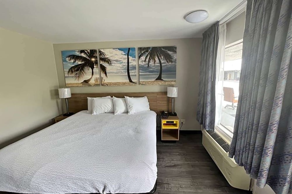 Days Inn by Wyndham DeFuniak Springs 3/19