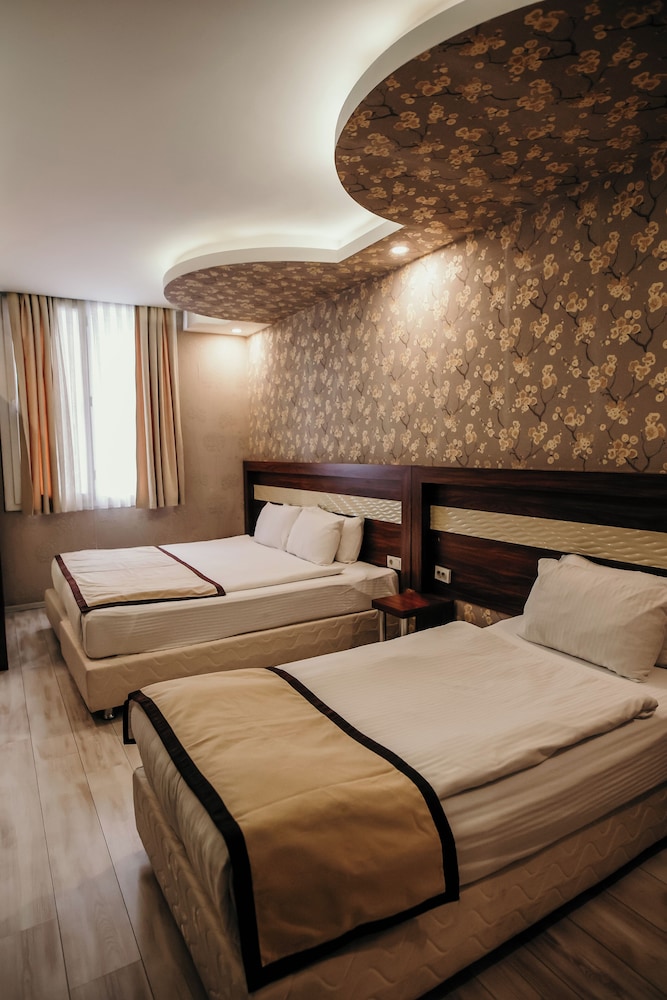 Azd House Hotel 3/50