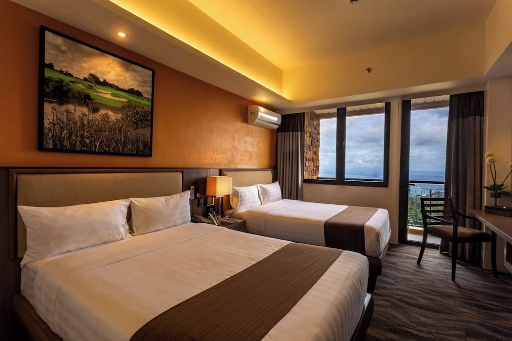 Splendido Tagaytay Hotel and Country Club 18/60