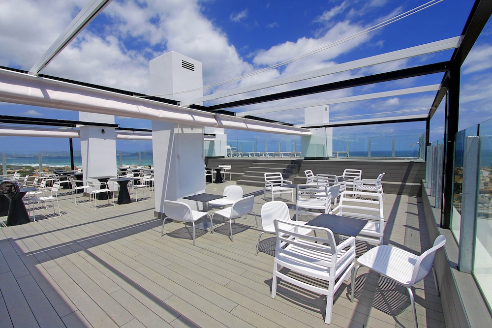BG Tonga Tower Design Hotel and Suites 24/64