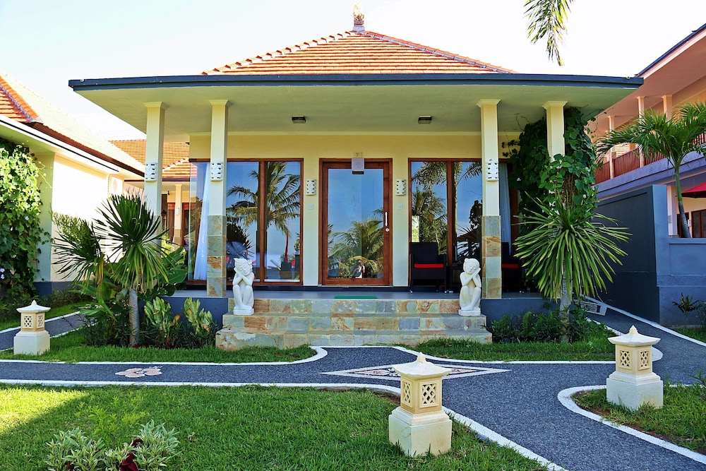 Bali Dive Resort And Spa 58/68