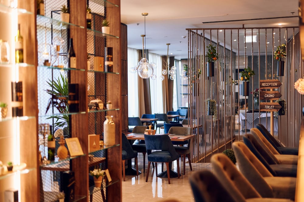 Paris Hotel 63/86