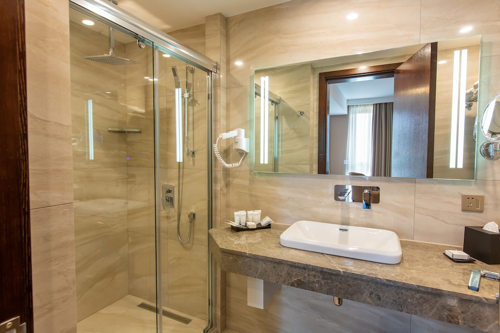 KMM Hotel Tbilisi 63/65