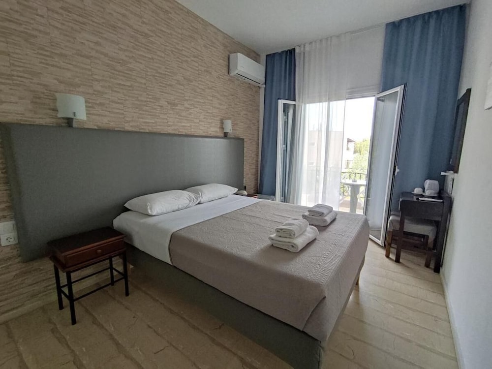 Tina Hotel 10/44