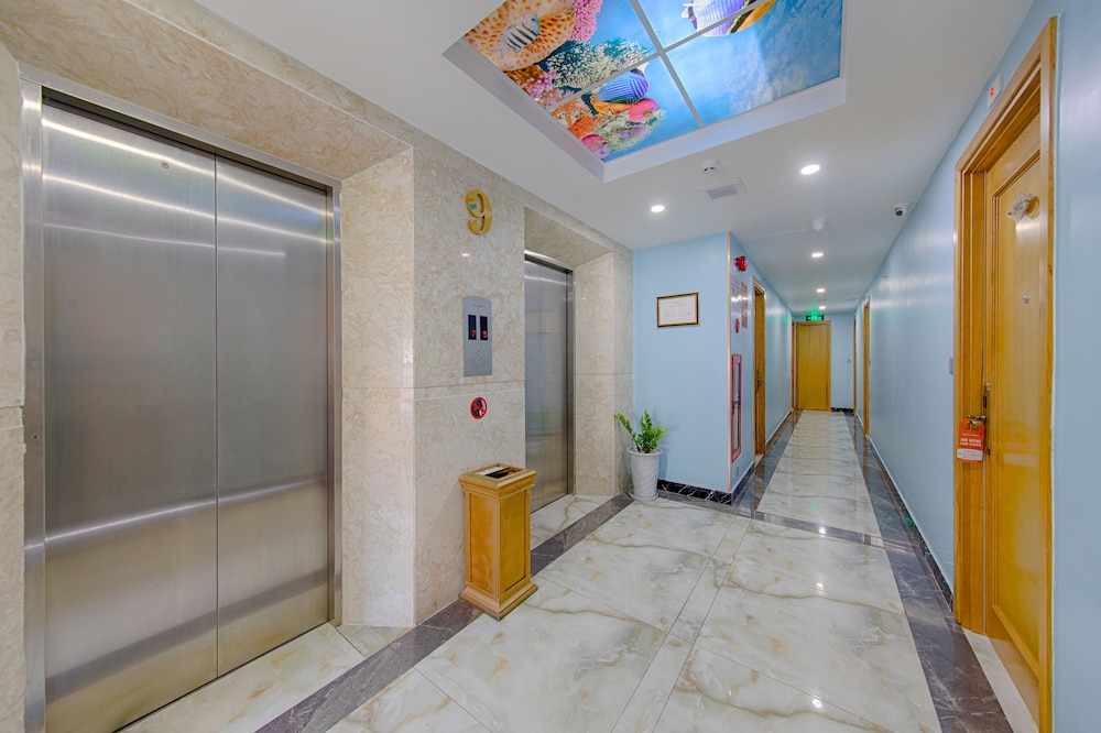 Sea Queen Hotel 9/50