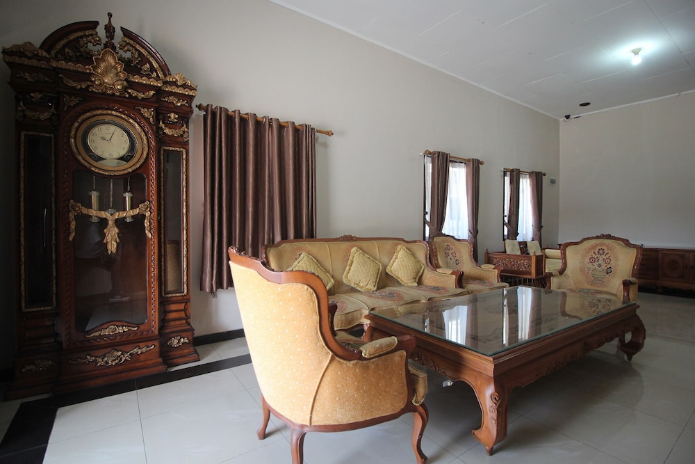 OYO 1547 Wisma Ray Syariah 22/31