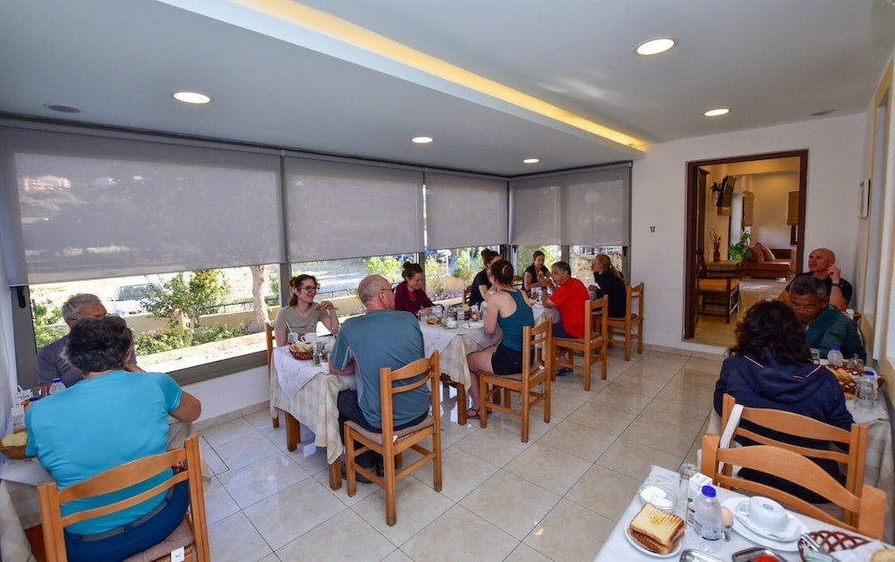 Aghas Hotel 50/60