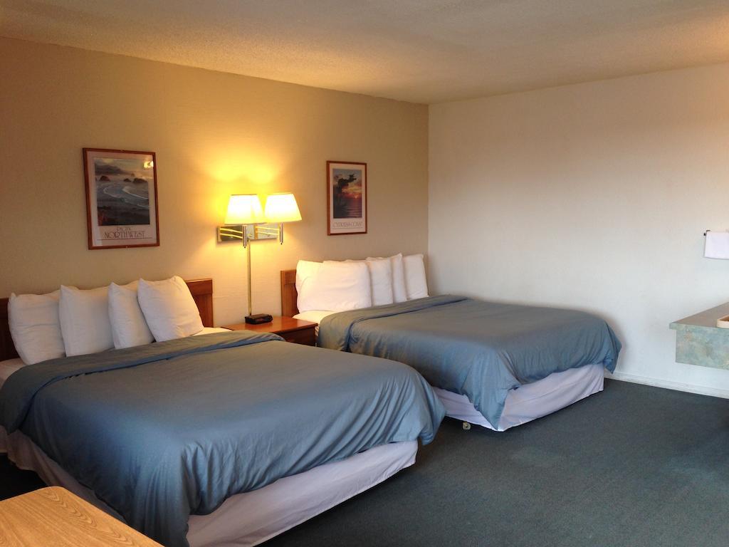 Redwood Inn 11/28