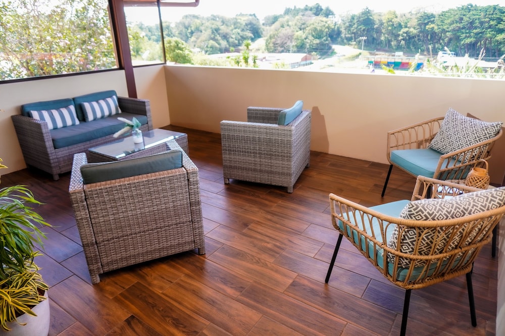 Monteverde Rustic Lodge 24/50