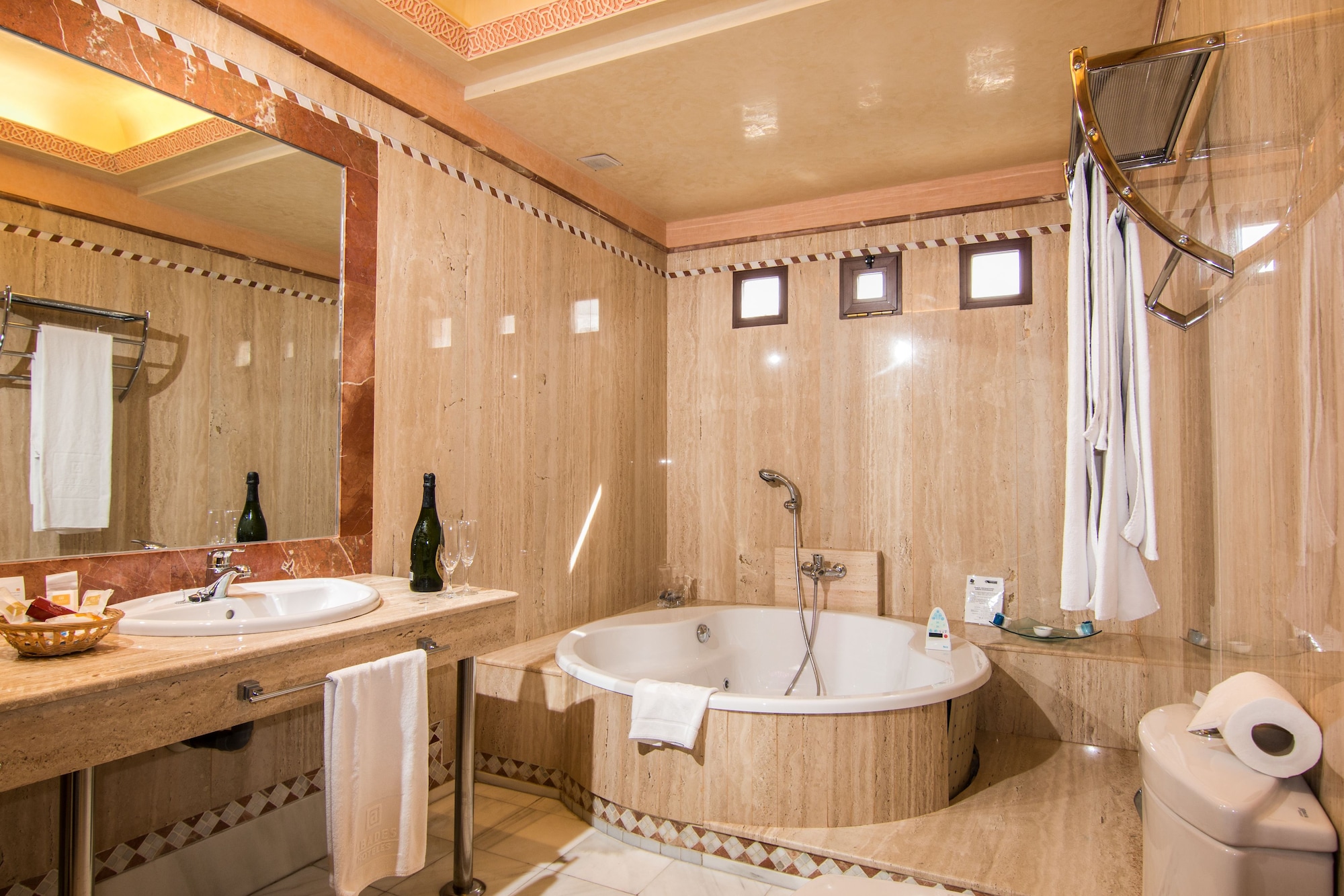 Junior Suite, Deluxe, Queen Bed