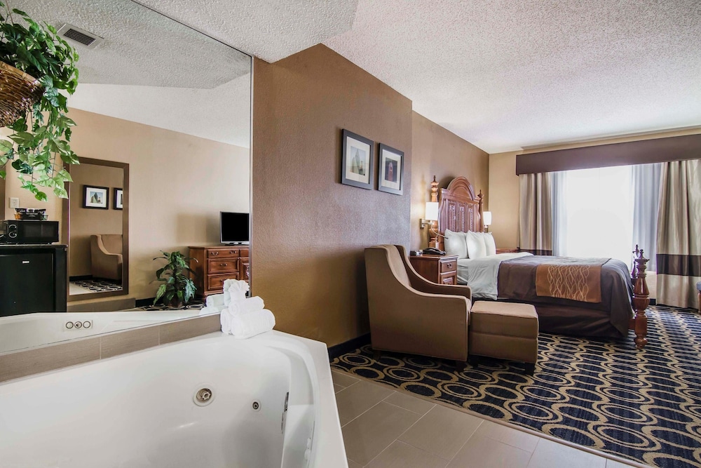 Quality Inn & Suites I-35 E-Walnut Hill 21/41
