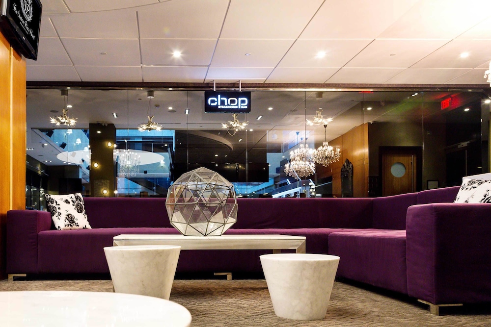 Sandman Signature Edmonton Downtown Hotel 10/46