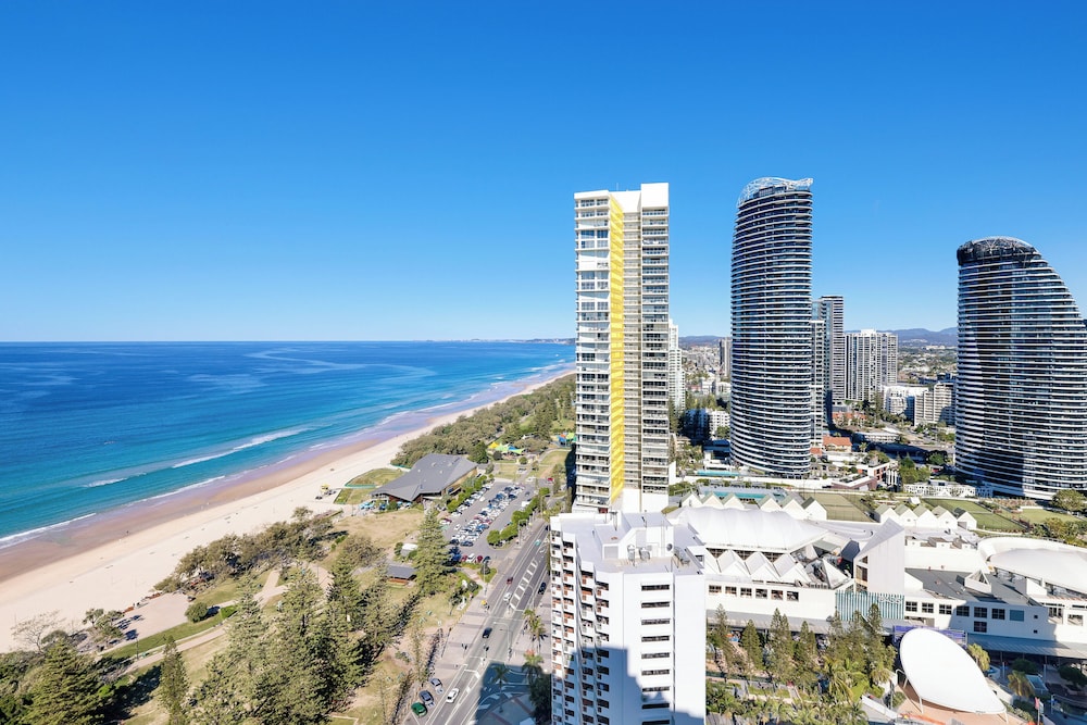 ULTIQA Beach Haven on Broadbeach 47/50