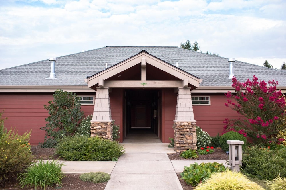 Oregon Garden Resort 4/63