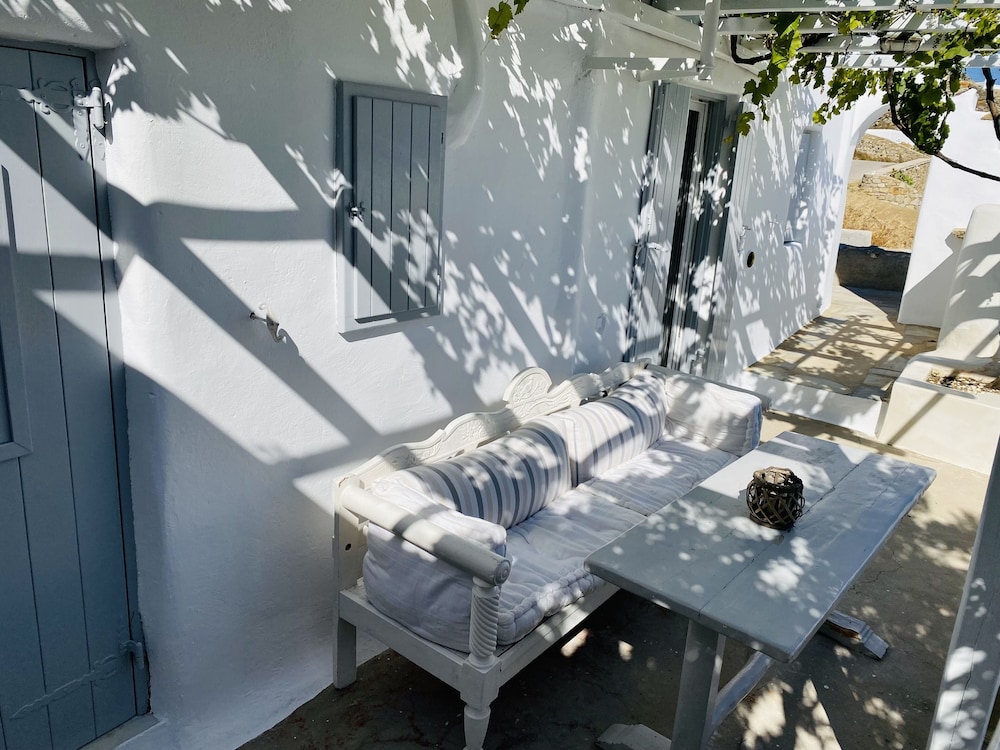 Flaskos Suites 23/50