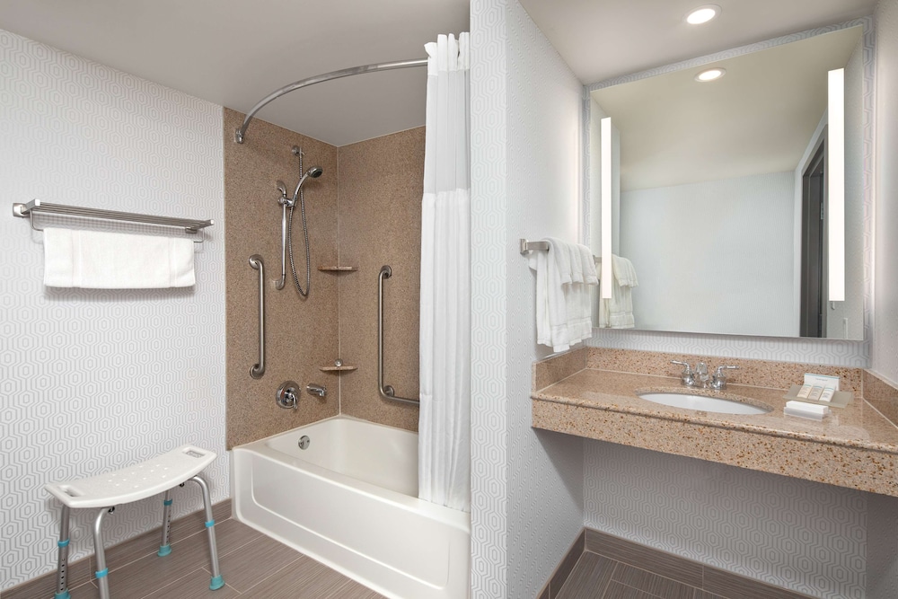 Hilton Garden Inn Halifax Airport 7/32