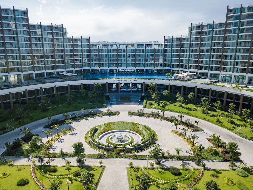 FLC Grand Hotel Samson 3/50