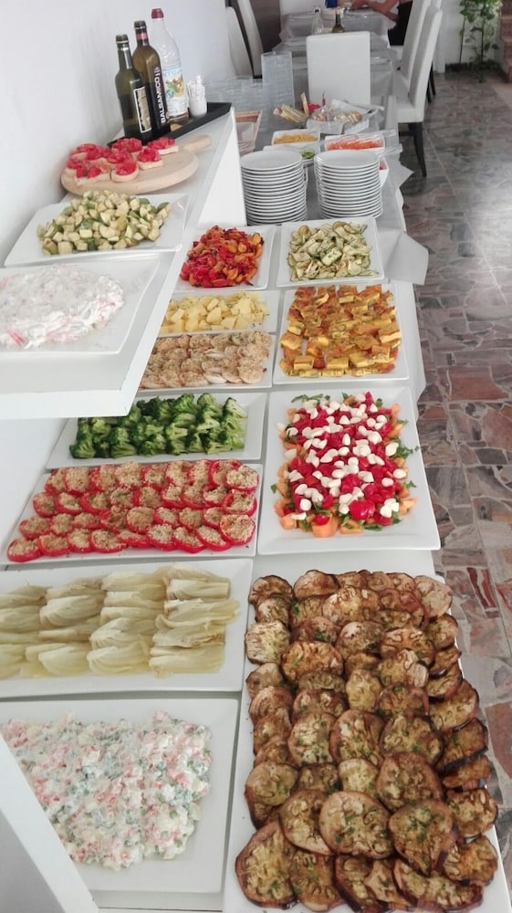 Ermeti Hotel 10/40